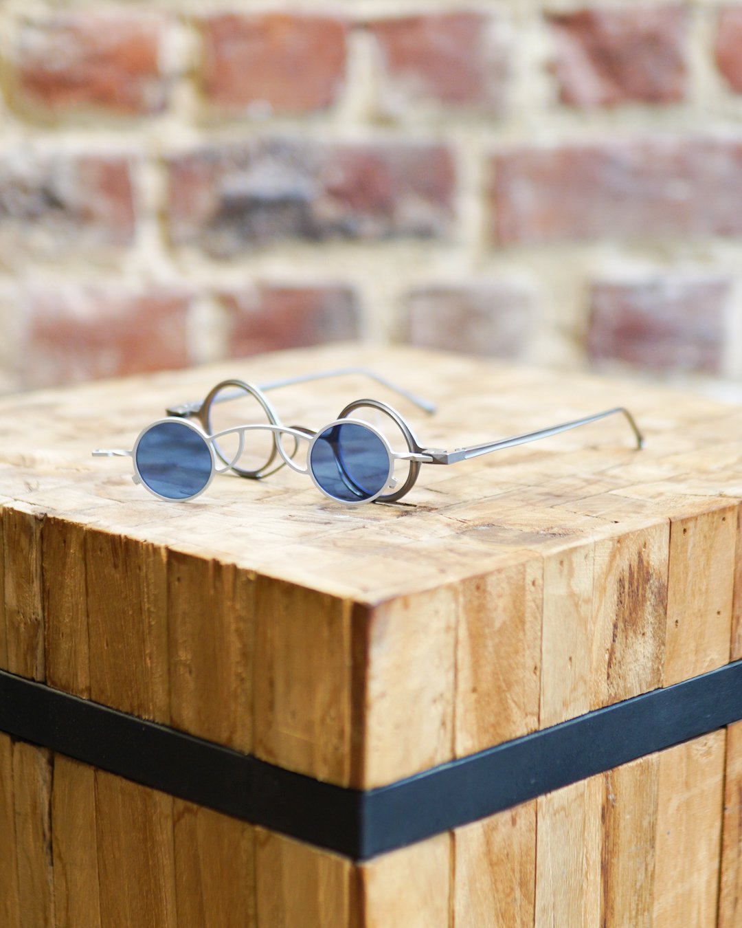 A la recherche des lunettes de vues et solaires a Ixelles Bruxelles MOKA Lunettes